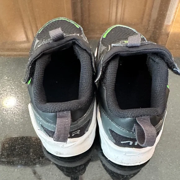 Nike Air Max Kids Sneakers - Black with Green Accents - Picture 8 of 13